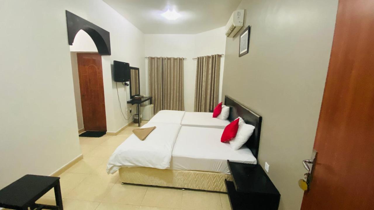 Al Multaqa Hotel Sohar Exterior photo