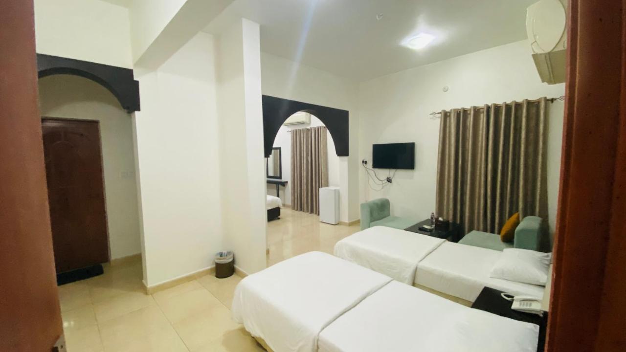 Al Multaqa Hotel Sohar Exterior photo